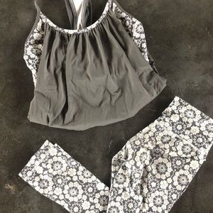 Lululemon 🤍 workout tank with built in sports bra